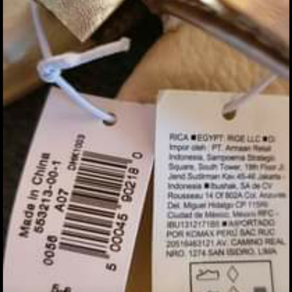 Old Navy Gold Slides size 5-6 NWT - Picture 2 of 5